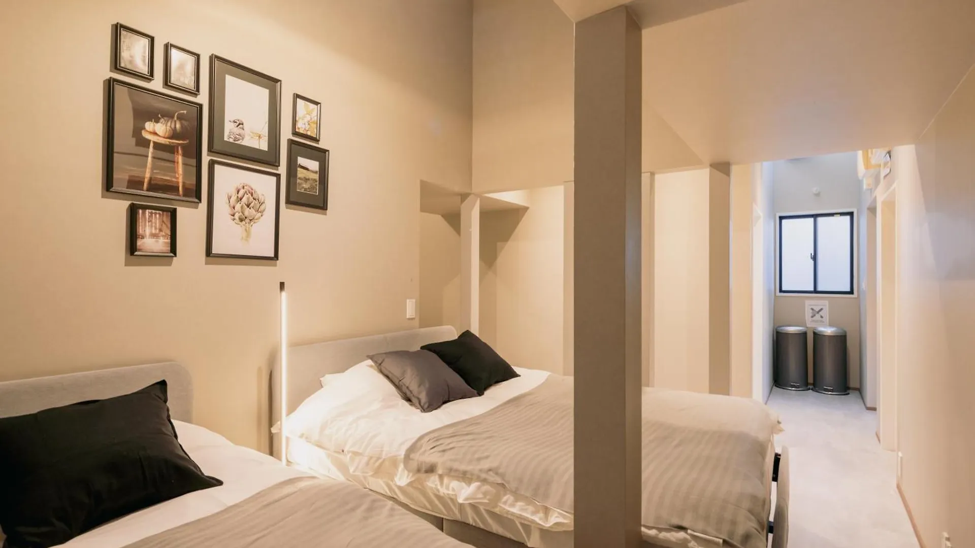 Eminaz Minami Otsuka 3F4F Apartment Tokyo Japan