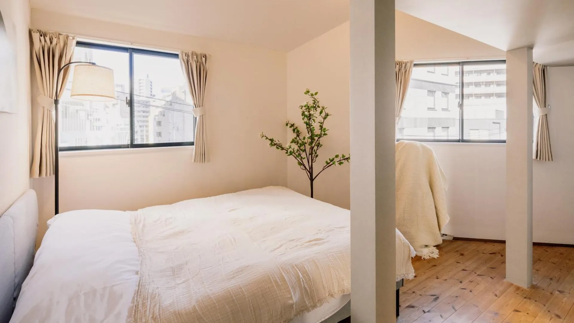 Eminaz Minami Otsuka 3F4F Apartment Tokyo
