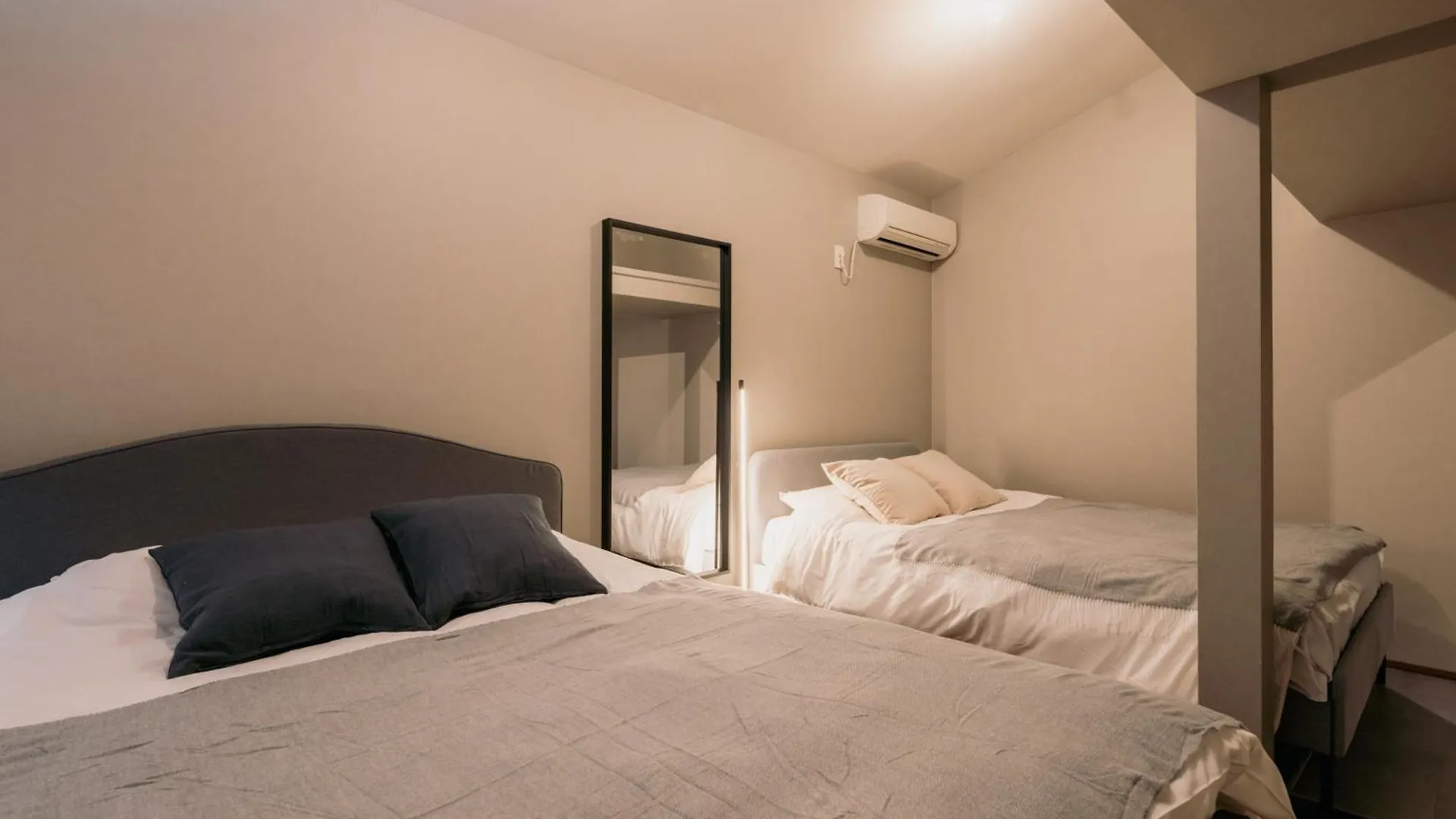 Eminaz Minami Otsuka 3F4F Apartment Tokyo