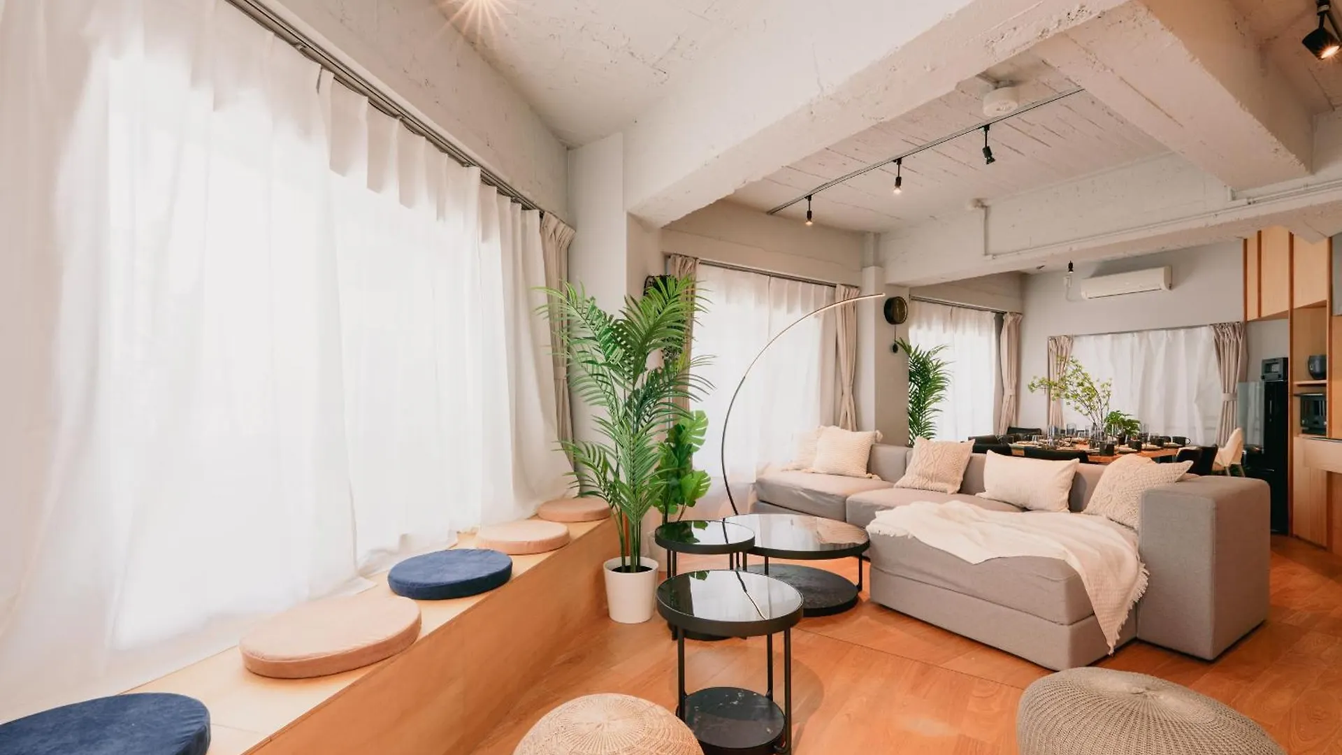 Eminaz Minami Otsuka 3F4F Apartment Tokyo
