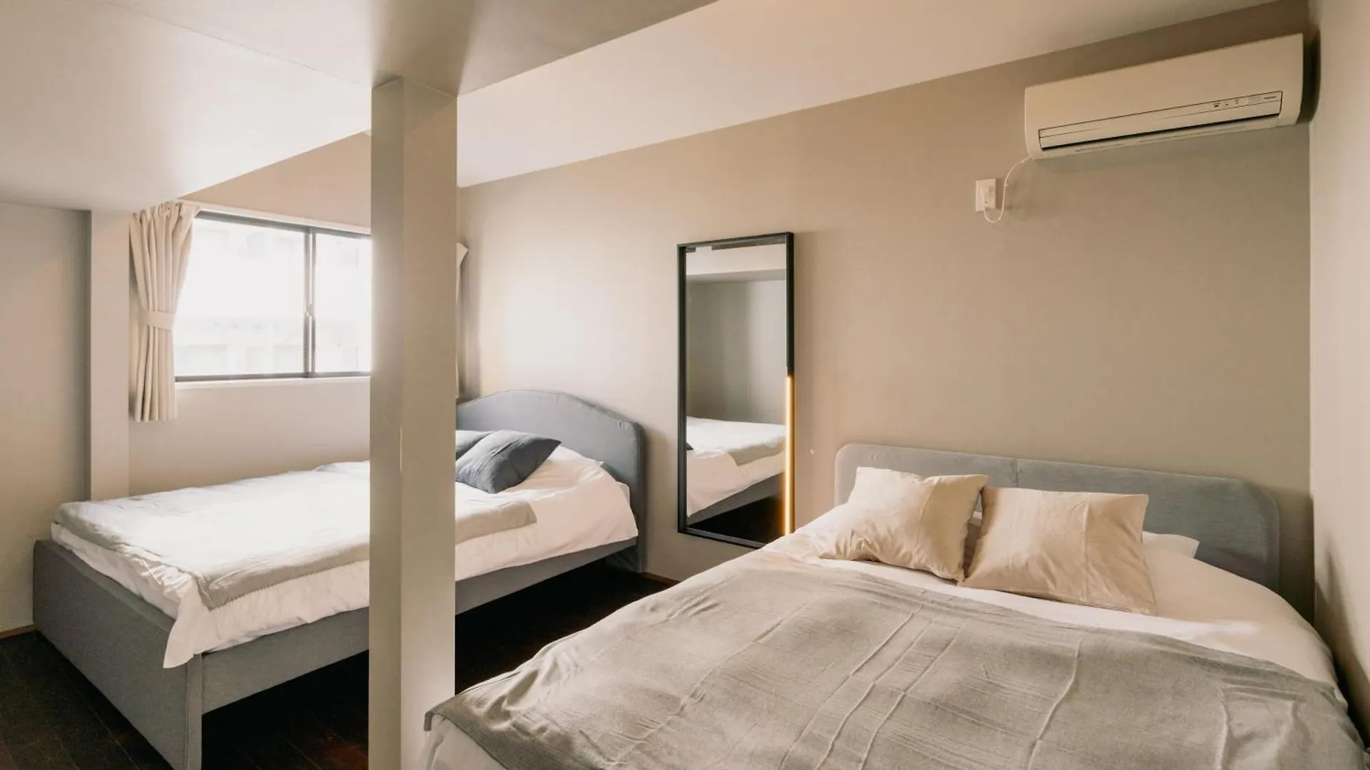 Eminaz Minami Otsuka 3F4F Apartment Tokyo