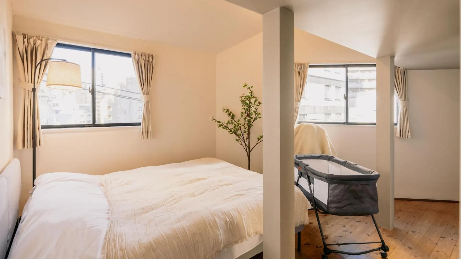Eminaz Minami Otsuka 3F4F Apartment Tokyo