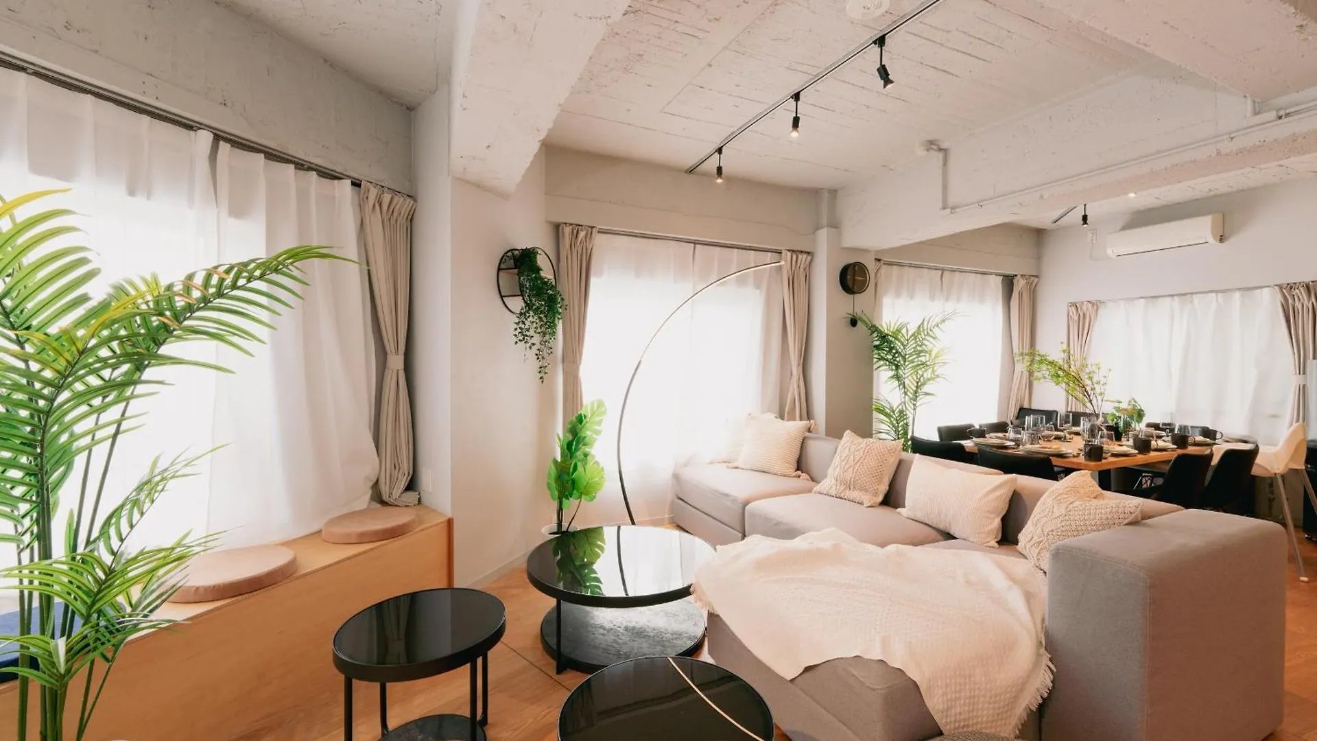 Eminaz Minami Otsuka 3F4F Apartment Tokyo Japan