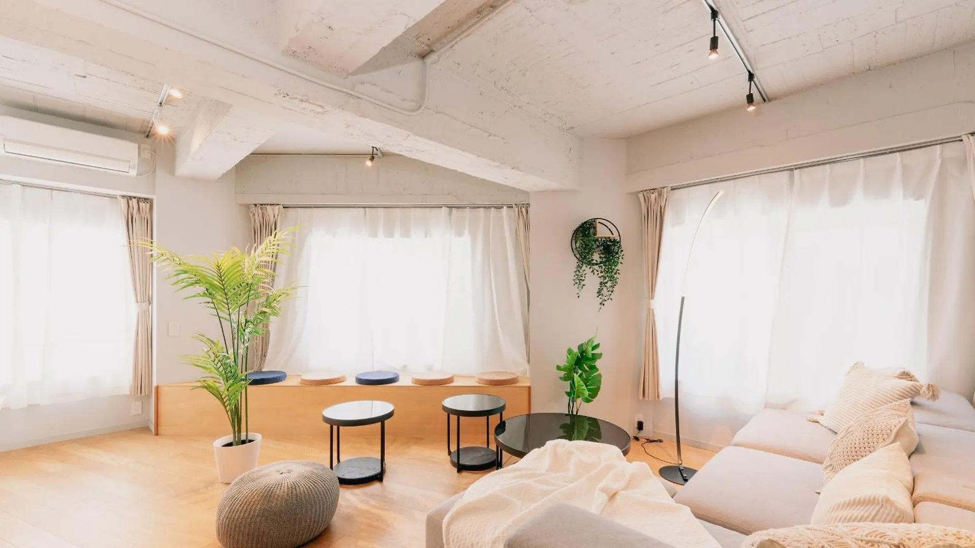 Eminaz Minami Otsuka 3F4F Apartment Tokyo Japan