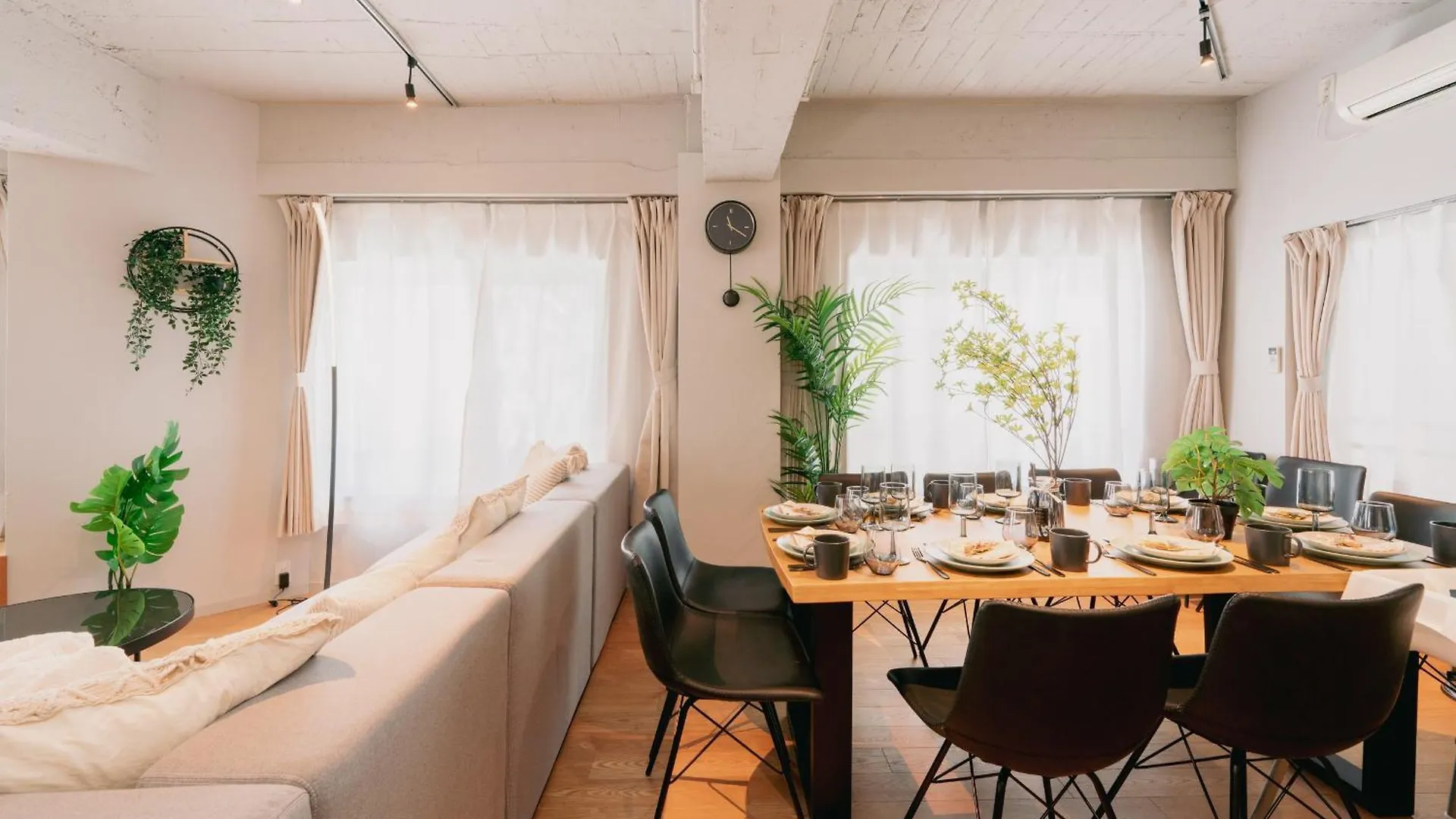 Eminaz Minami Otsuka 3F4F Apartment Tokyo
