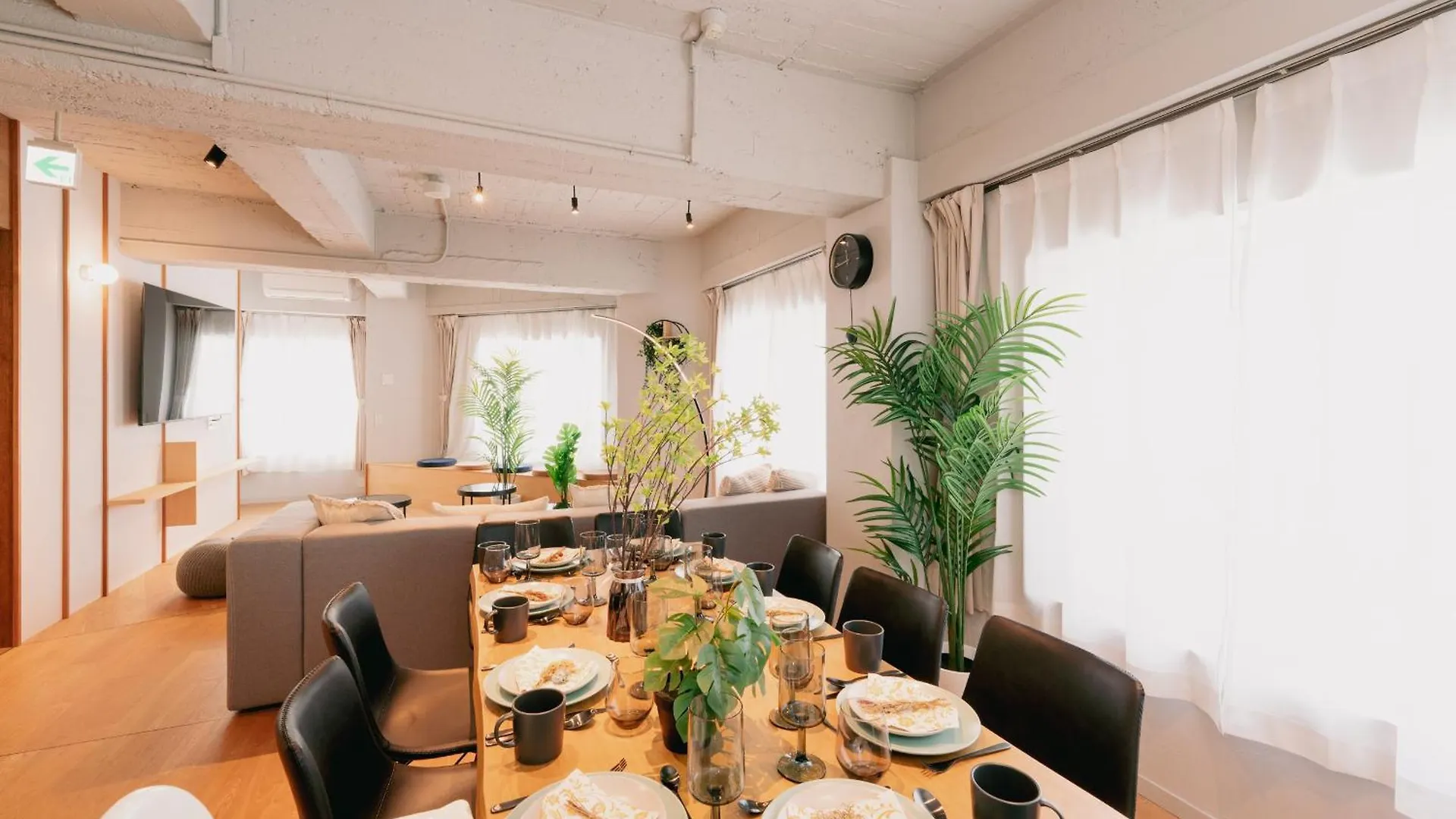Eminaz Minami Otsuka 3F4F Apartment Tokyo
