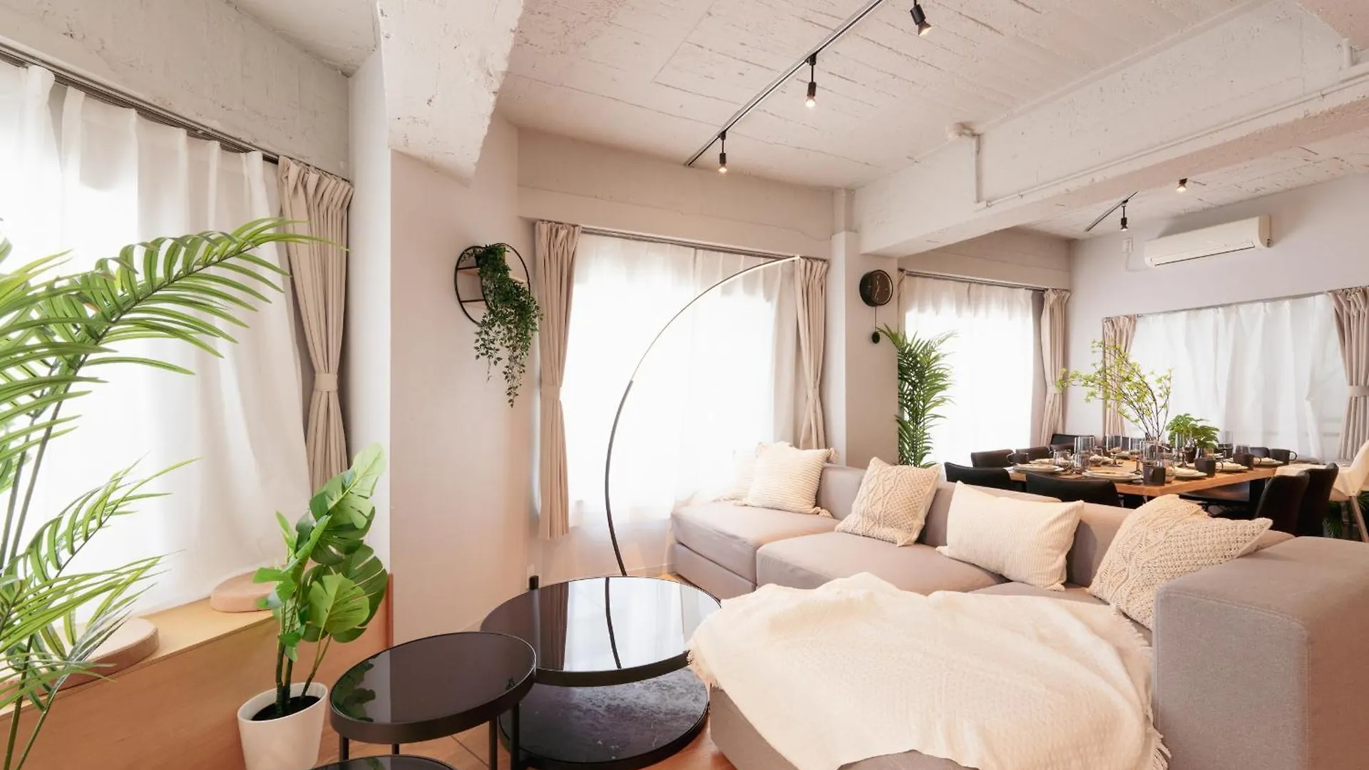 Eminaz Minami Otsuka 3F4F Apartment Tokyo Japan